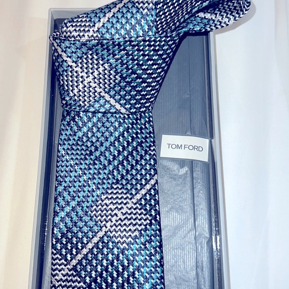 100% authentic Tom Ford tie 3.5 inches wide - Picture 1 of 2